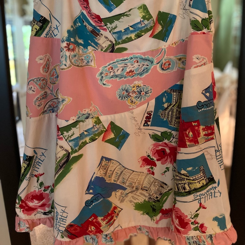 Adorable vintage material flared skirt.
